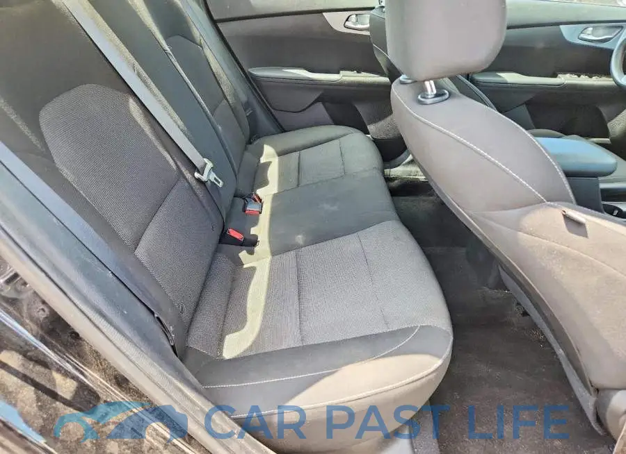 3KPF24AD5PE565259# 10