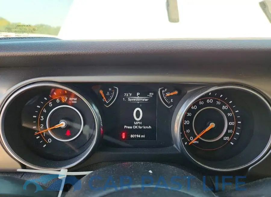 1C4HJXDG3JW129705# 9