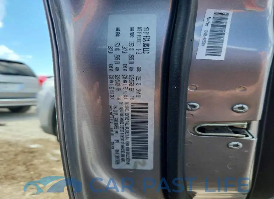 1C4PJLLB6KD384226# 13
