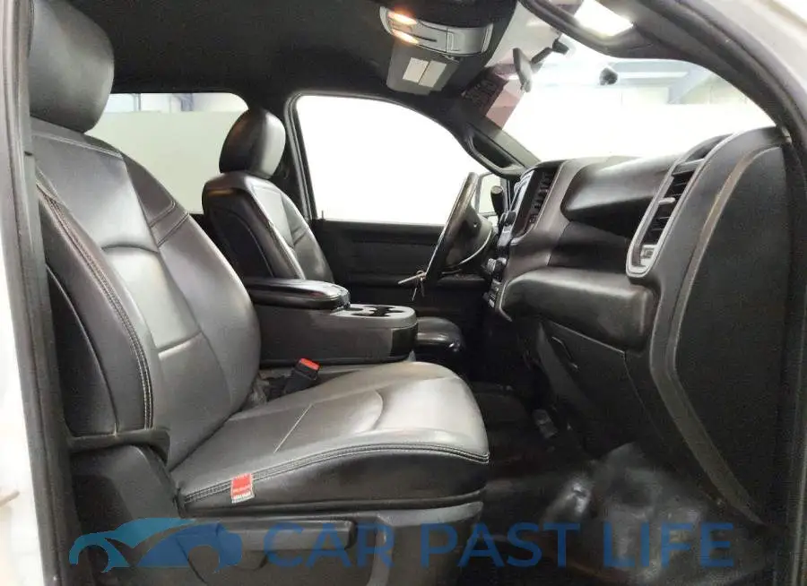 3C7WRTCL1RG110493# 13