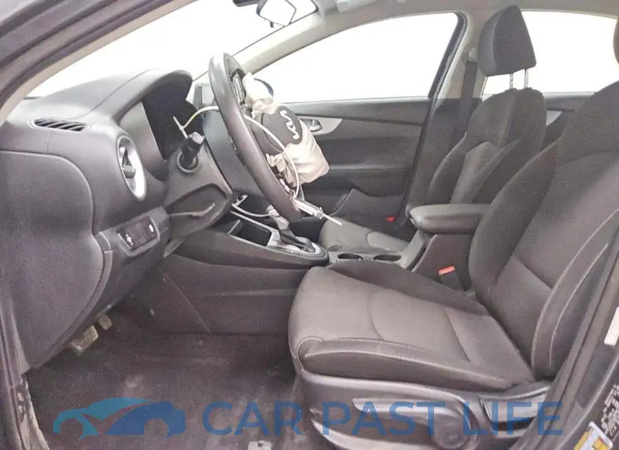 3KPF24AD5PE685885# 7