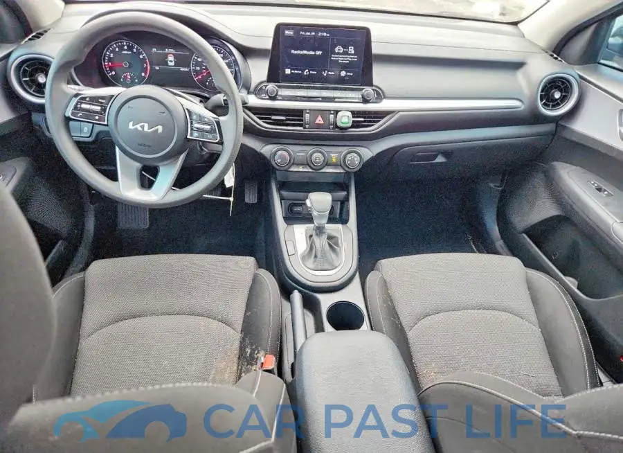 3KPF24AD9PE570674# 8