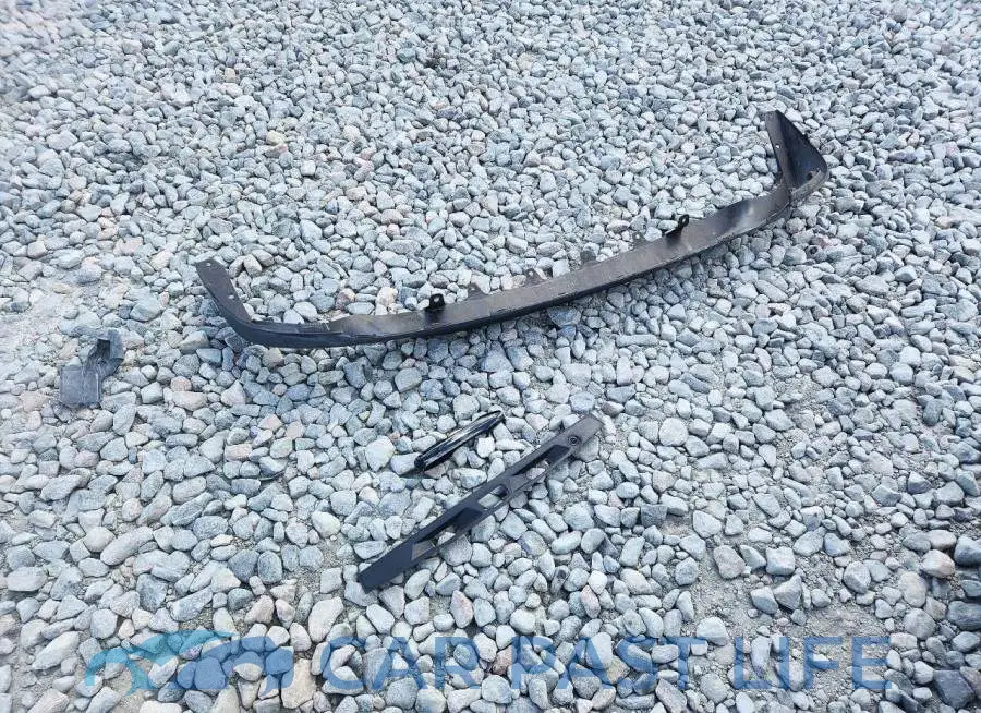 4T1B11HK2JU023657# 12