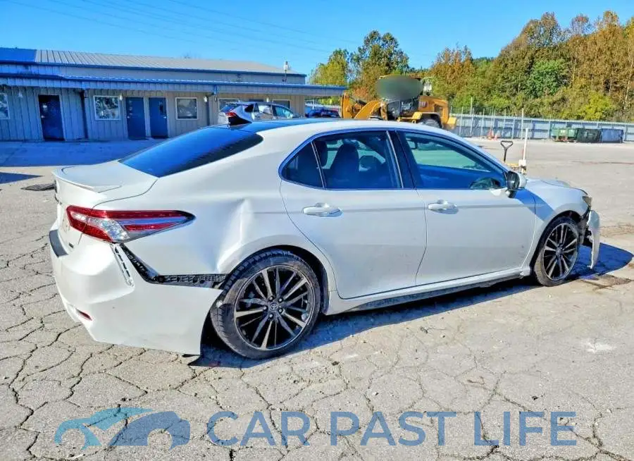 4T1B61HK1KU837740# 3