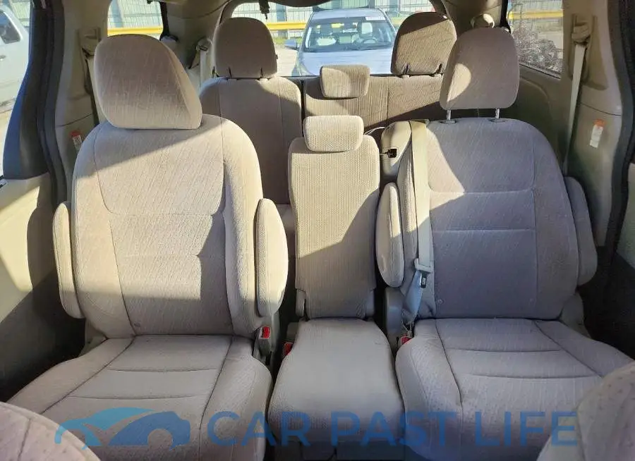 5TDKZ3DC8KS998919# 10