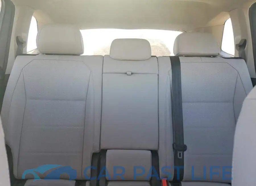 3VV3B7AX1JM158505# 10