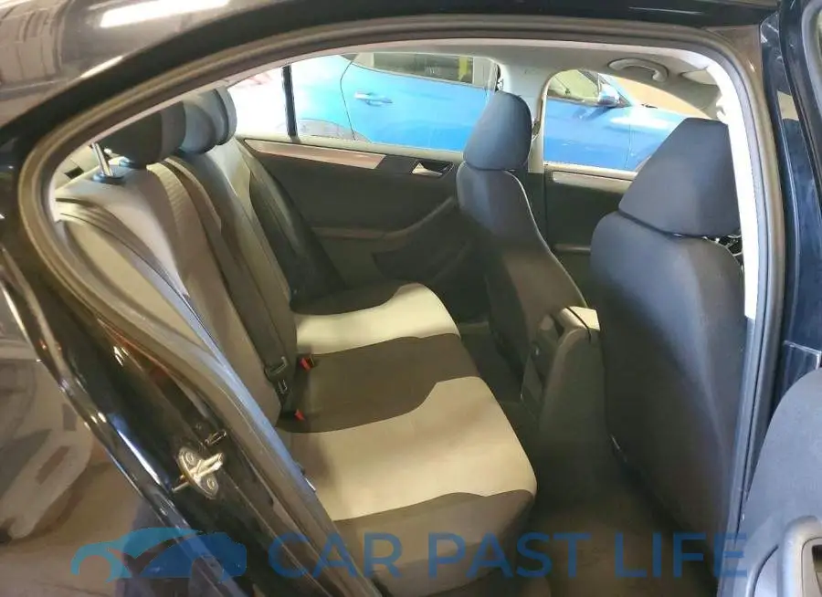 3VW2B7AJ5HM273119# 10