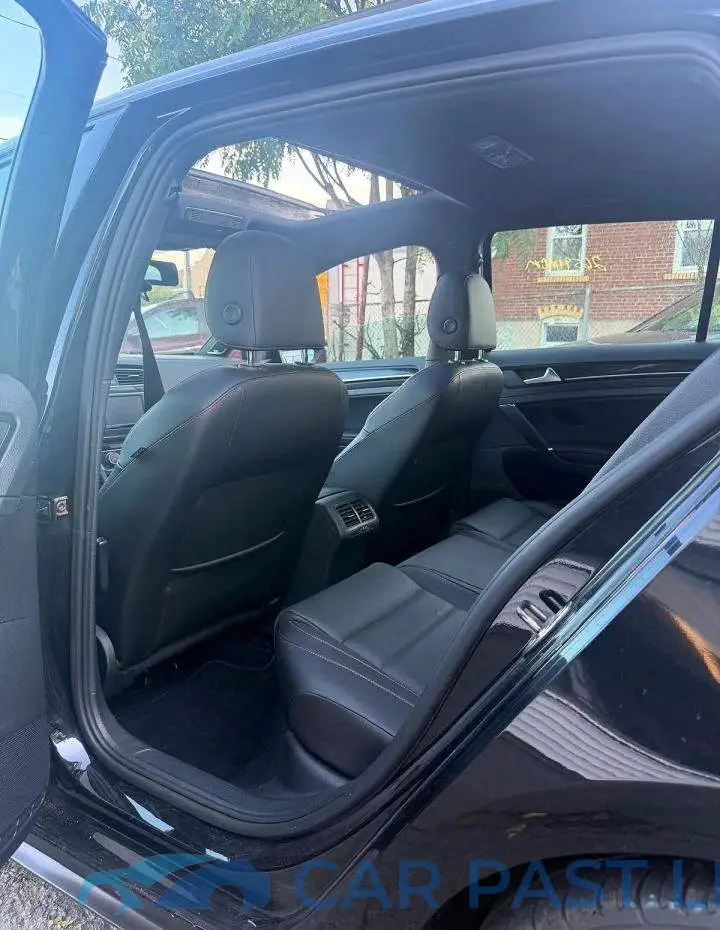 3VW547AU6HM043784# 6