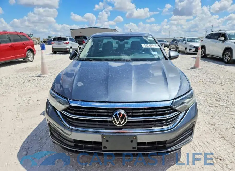 3VW5M7BU1RM095663# 5