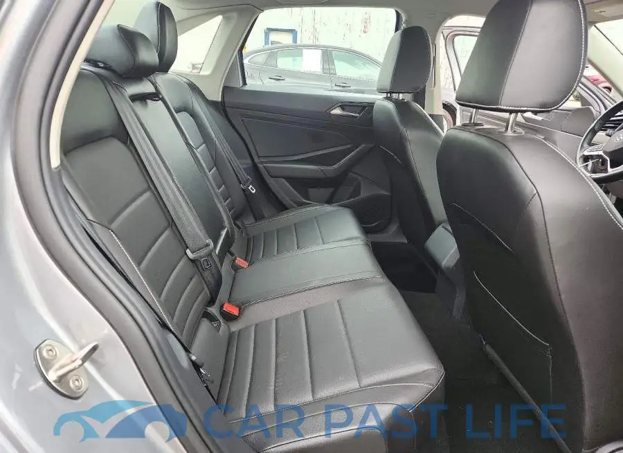3VW7M7BU6RM018537# 10
