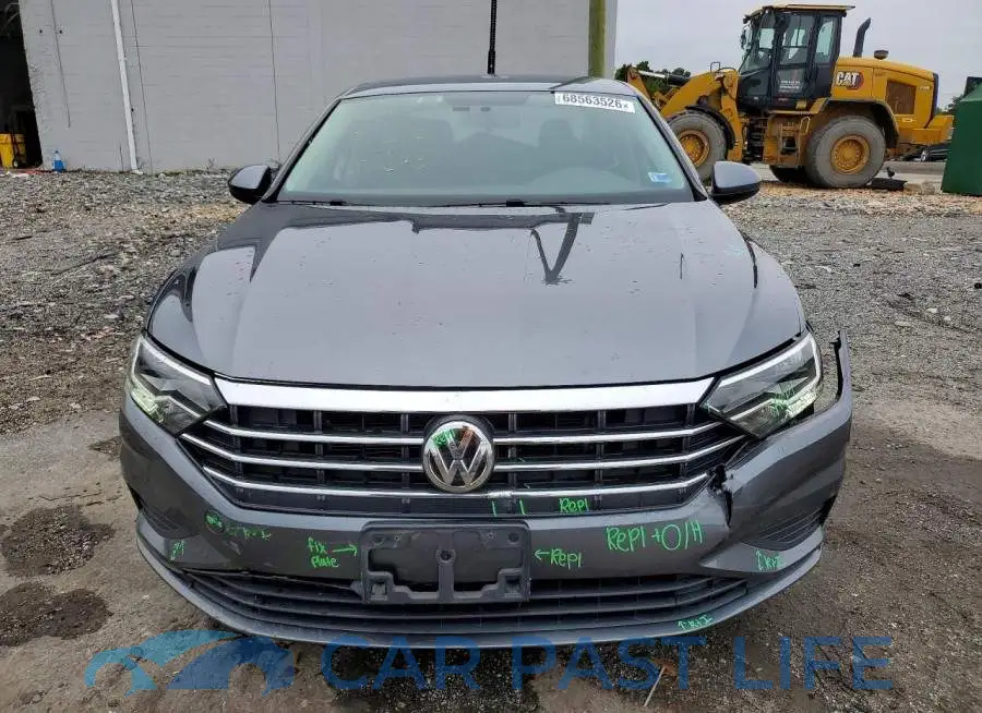 3VWC57BUXKM093940# 5