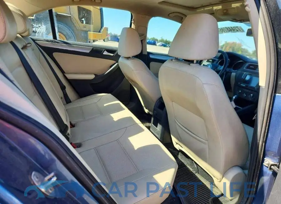 3VWDB7AJ9HM301464# 10