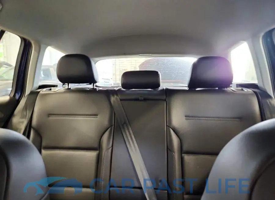 3VWH17AU0KM522070# 10