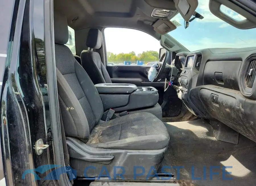 1GT39SE74NF316686# 10