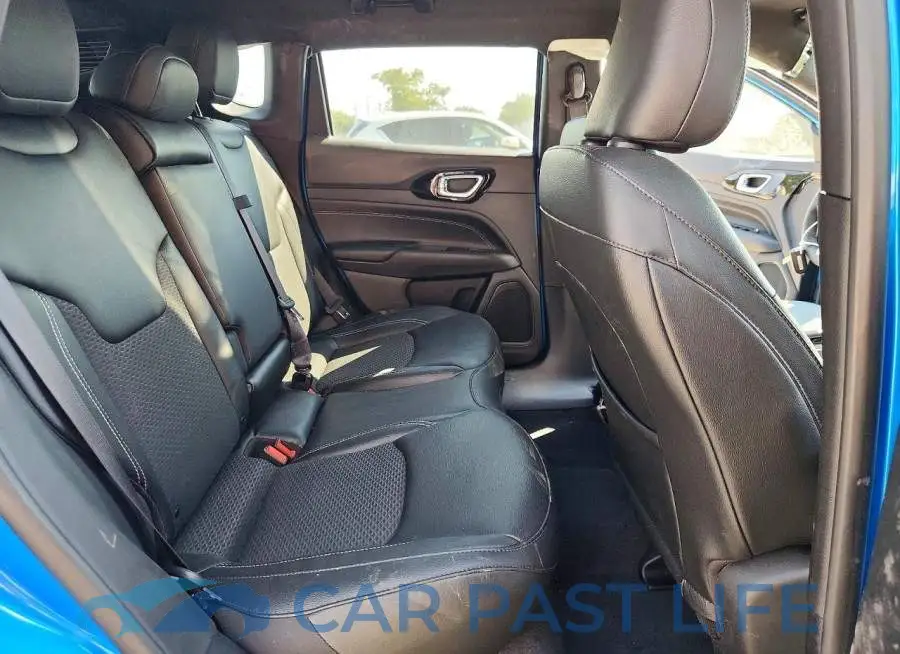 3C4NJDBN4RT103070# 11