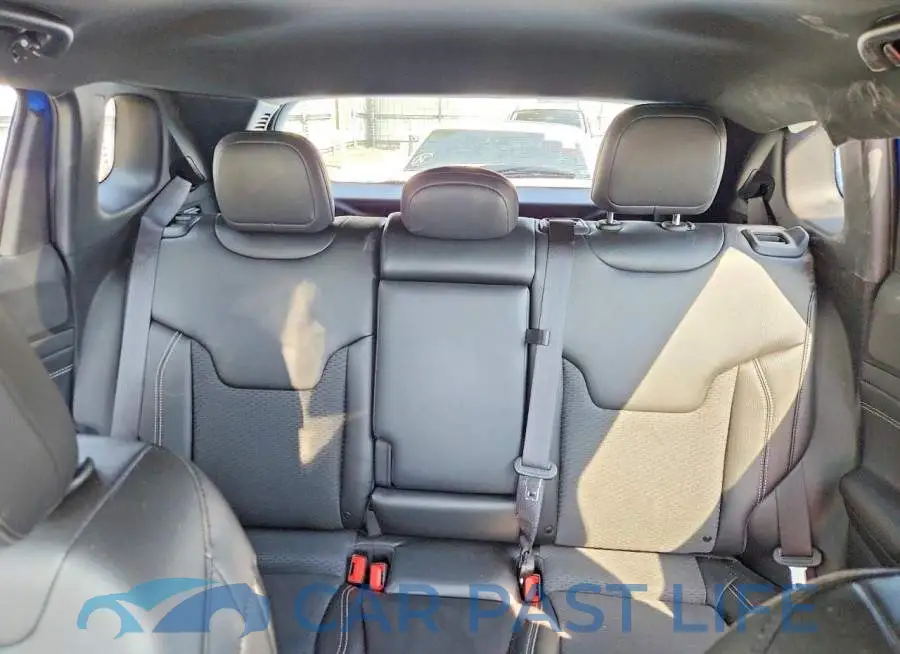3C4NJDBN4RT103070# 10