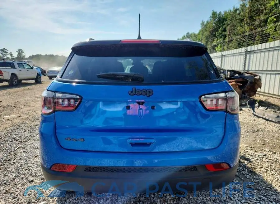 3C4NJDBN4RT103070# 6