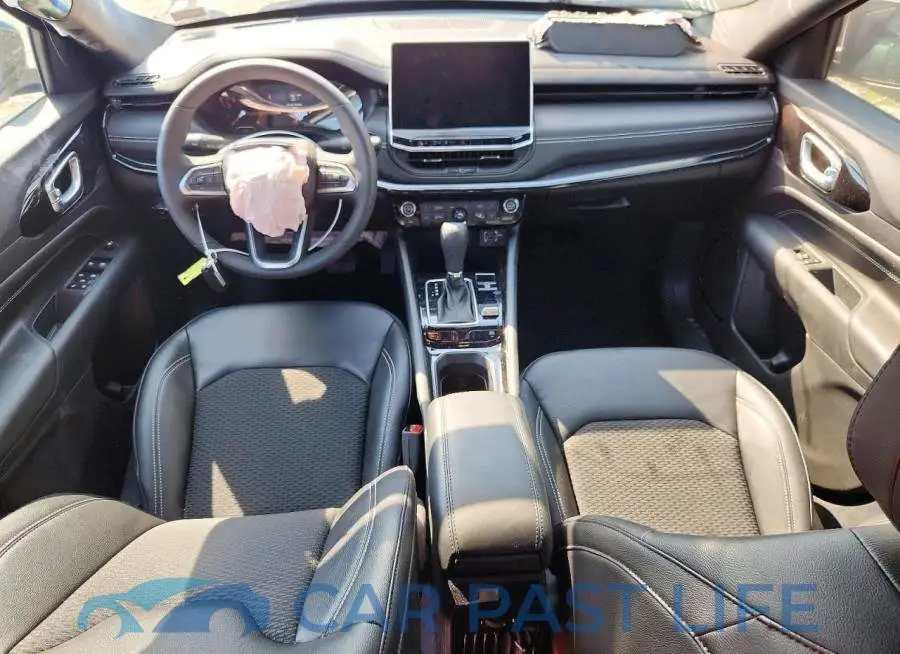 3C4NJDBN4RT103070# 8