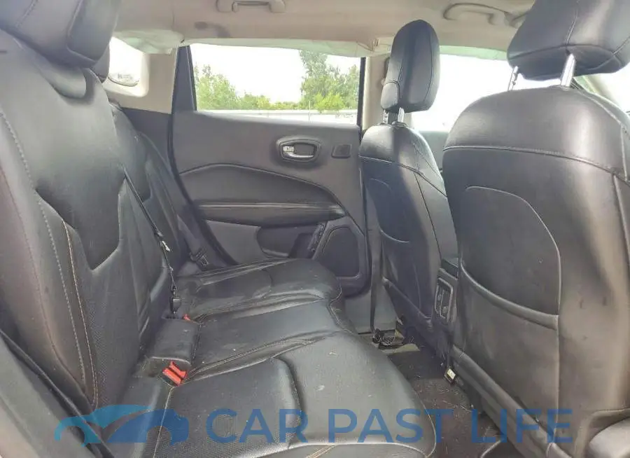 3C4NJDCB7JT336899# 11