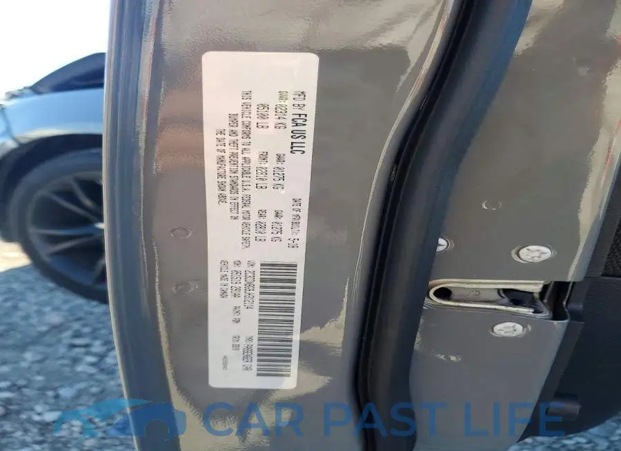 2C3CDXBG9JH312114# 12