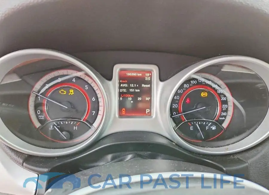 3C4PDCAB3HT584557# 9