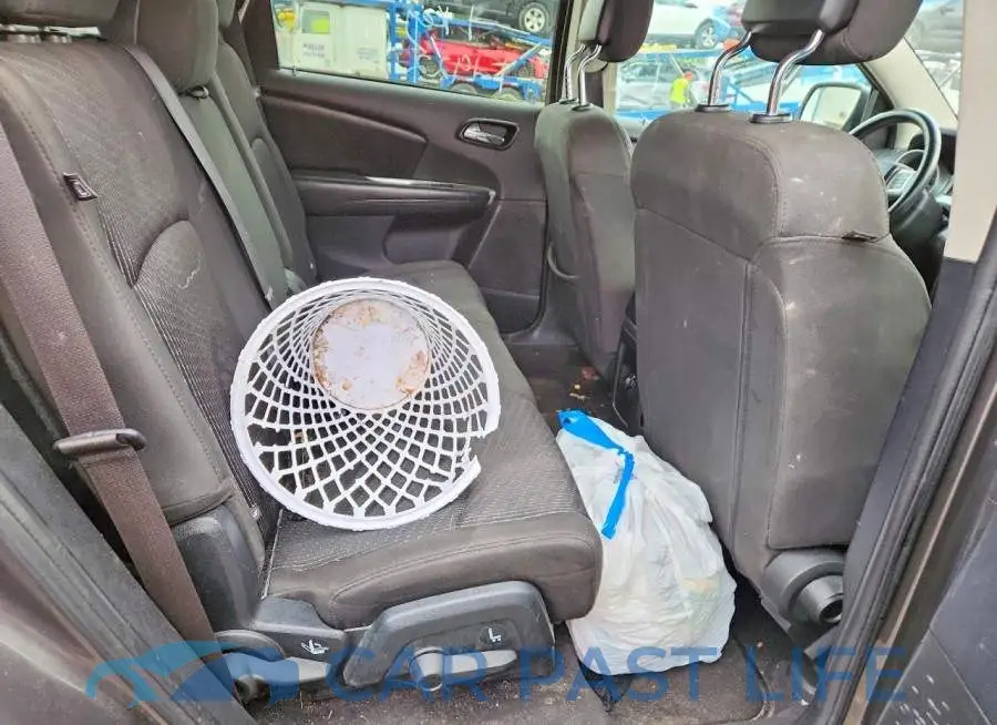 3C4PDCAB3HT584557# 11