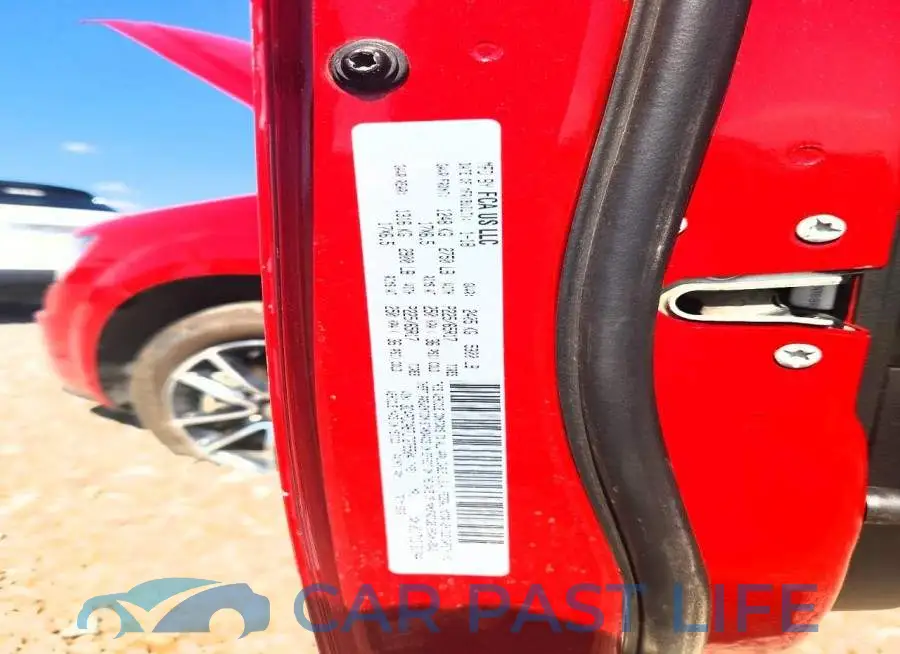 3C4PDCAB7JT275504# 13