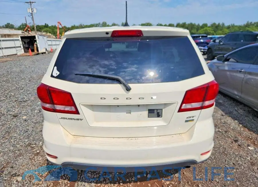 3C4PDCEG9JT380499# 6