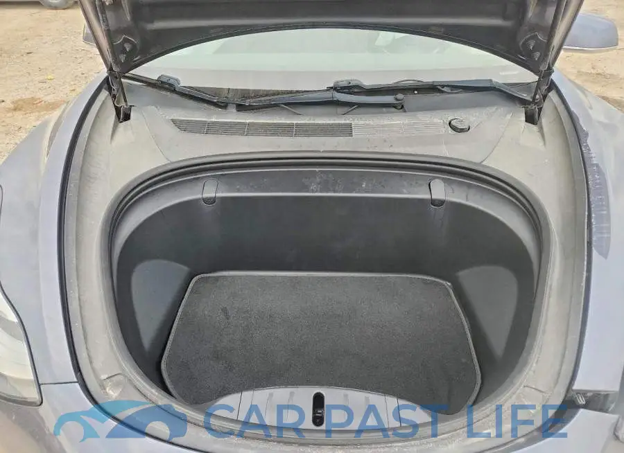5YJ3E1EB5JF186944# 11