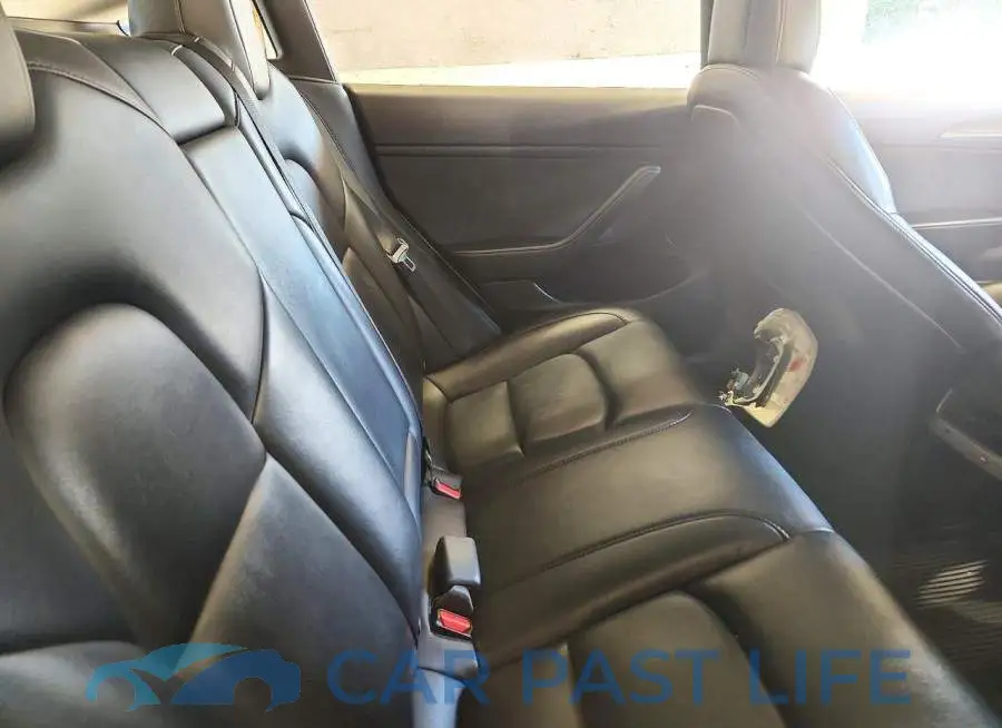 5YJ3E1EB5NF290940# 10