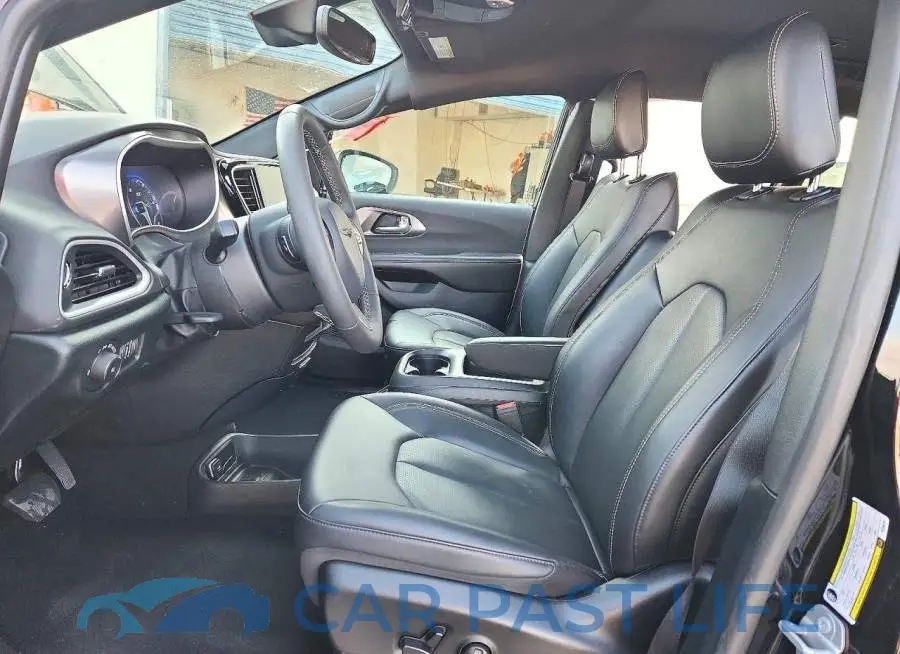 2C4RC1BG7TR200737# 7