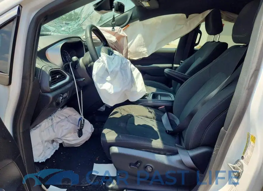 2C4RC1FG9NR158052# 7