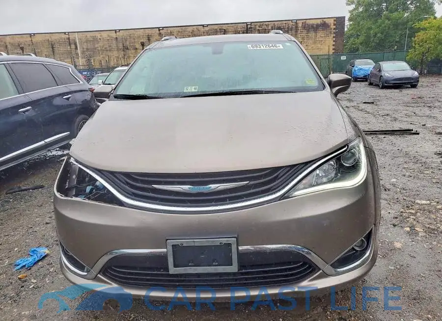 2C4RC1L70JR183629# 5