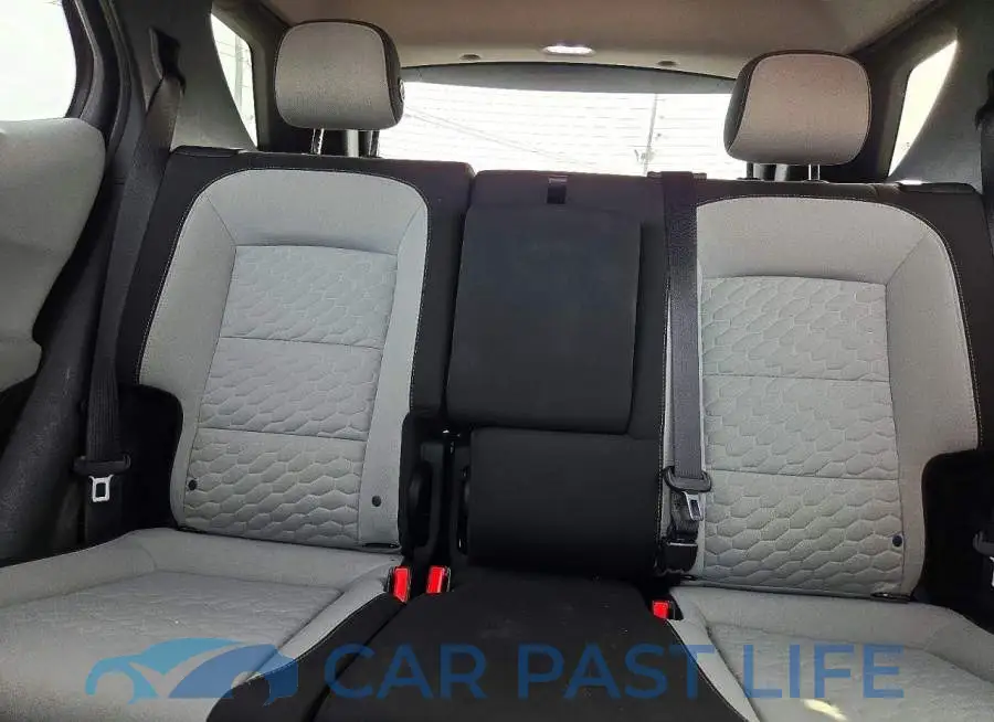 2GNAXTEV7L6174544# 10