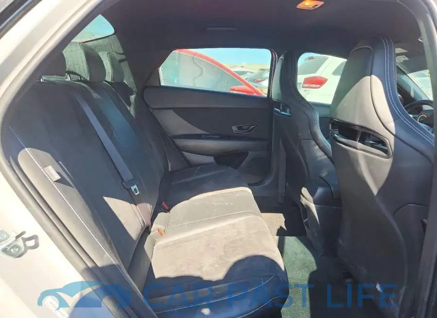 KMHLW4DK7TU037506# 10