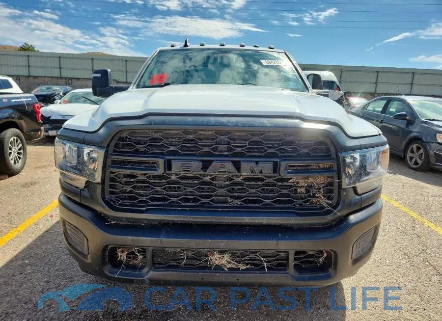 3C6UR5HJ2RG317859# 5