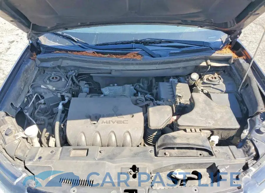 JA4AD3A33JZ021628# 12
