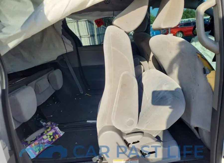 5TDKZ3DC8JS903578# 11