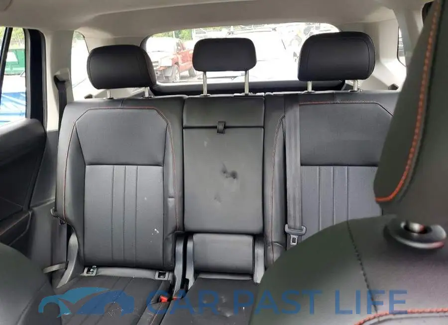 3VVAB7AX0RM226408# 10