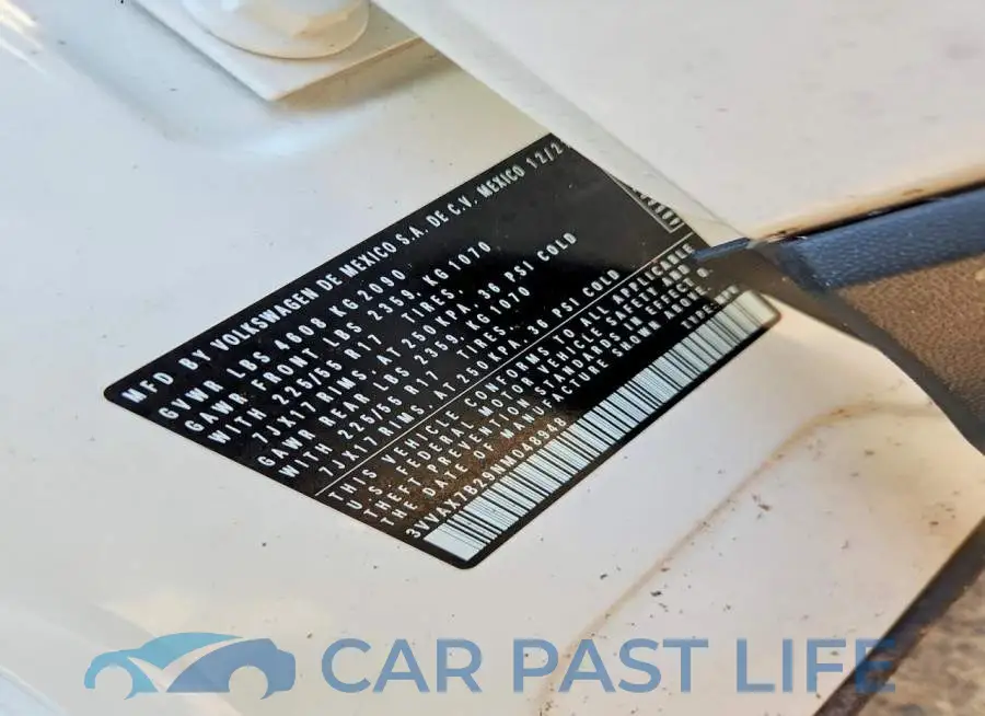 3VVAX7B29NM048948# 12