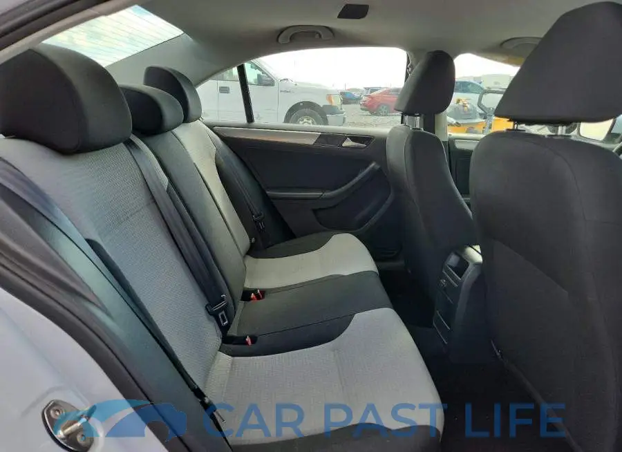 3VW2B7AJ7HM371469# 10