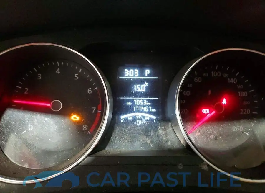 3VW2B7AJ8HM318344# 9