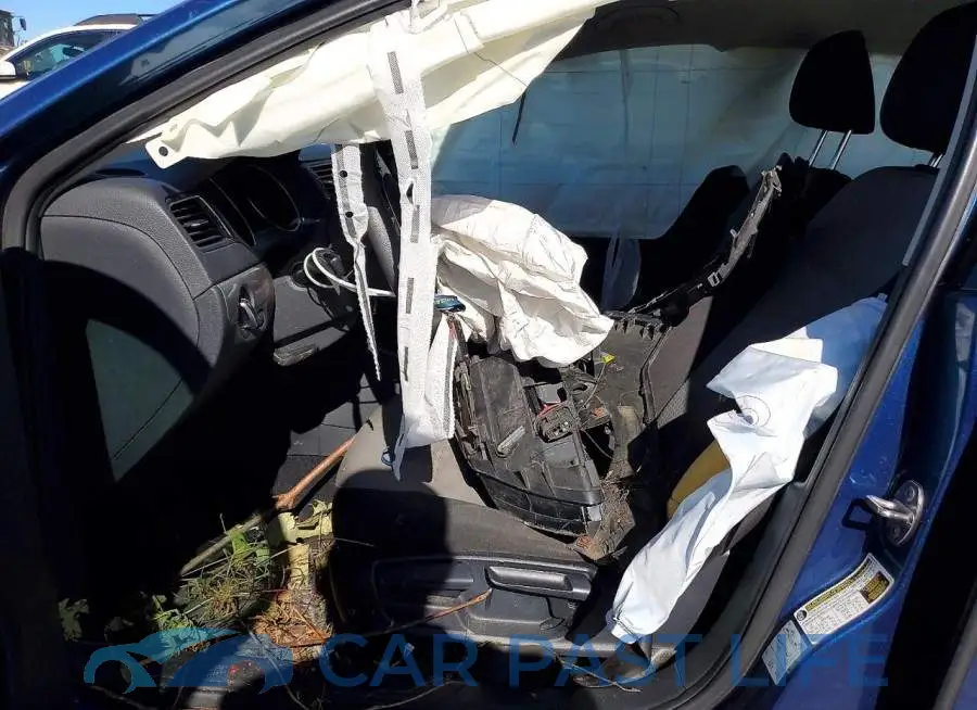 3VW2B7AJ8JM259513# 7