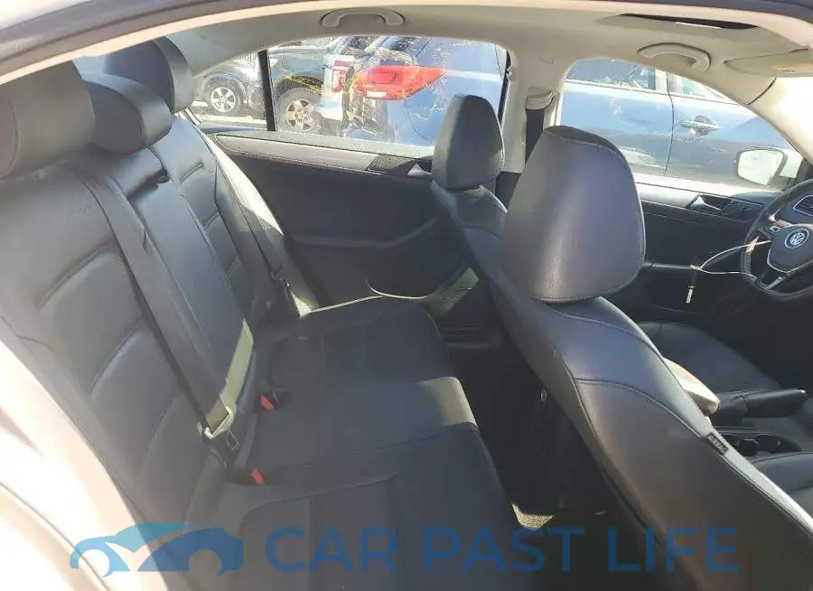 3VWDB7AJ4HM262900# 10