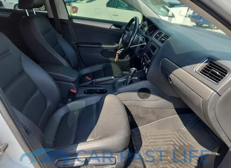 3VWDB7AJXJM260882# 7