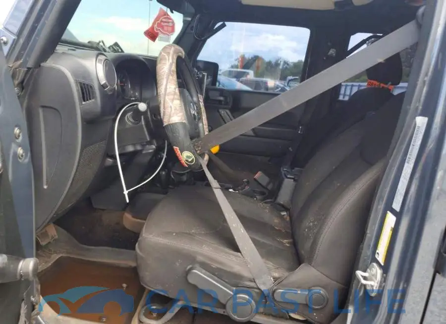 1C4BJWDG3JL824204# 7