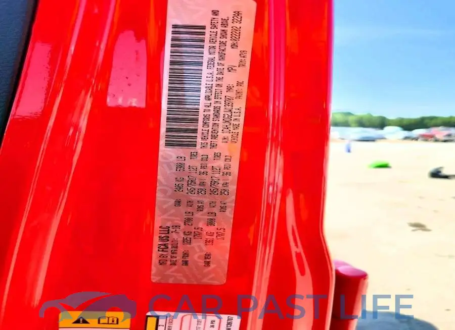 1C4HJXDG2JW139707# 13
