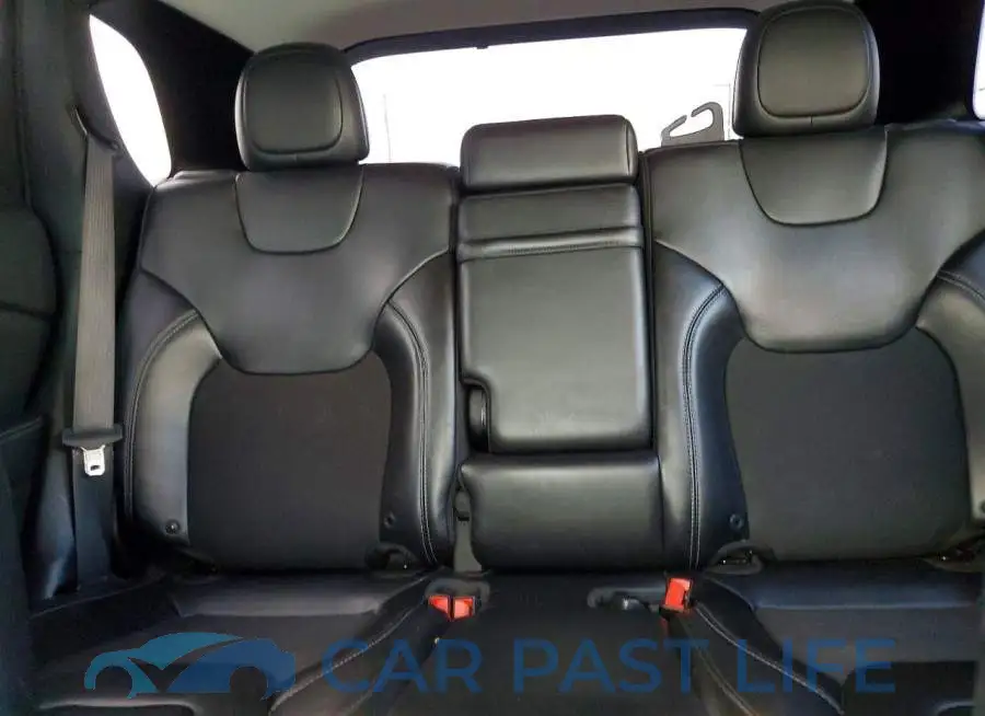 1C4PJLLB2KD219998# 10