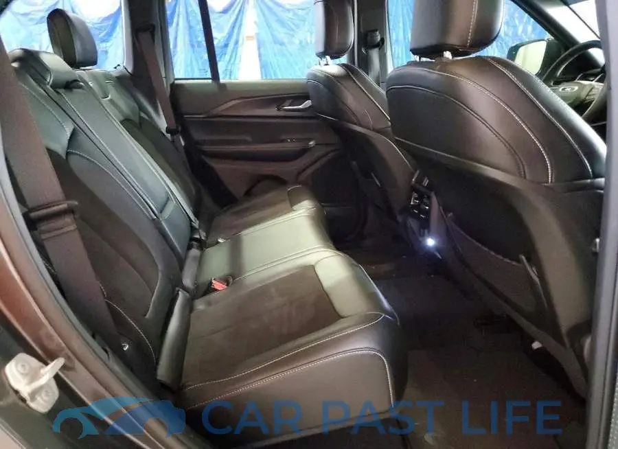 1C4RJHAG6PC622755# 11