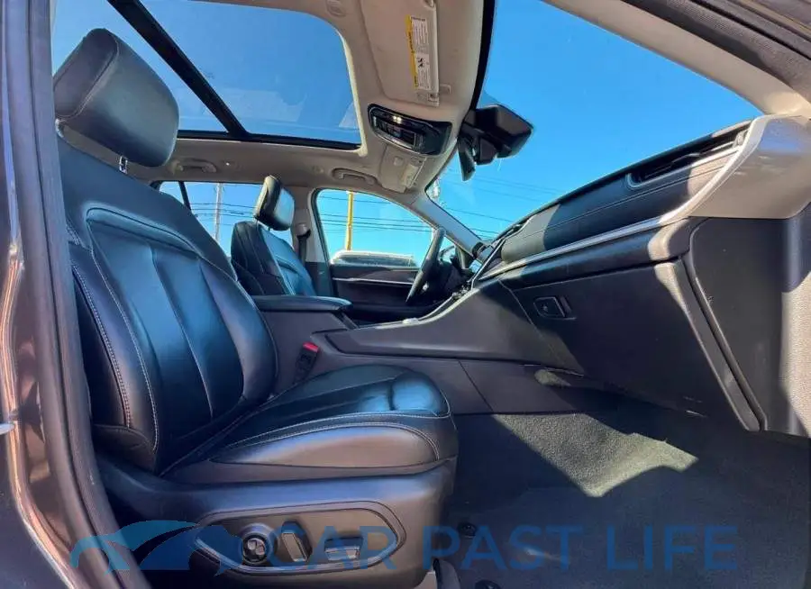 1C4RJHBG4RC700144# 5